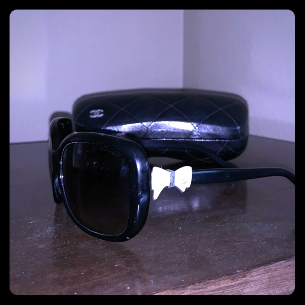 Chanel bow sunglasses
